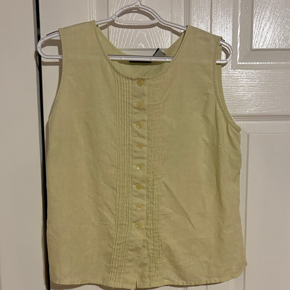 Liz Claiborne Light Yellow Sleeveless Blouse